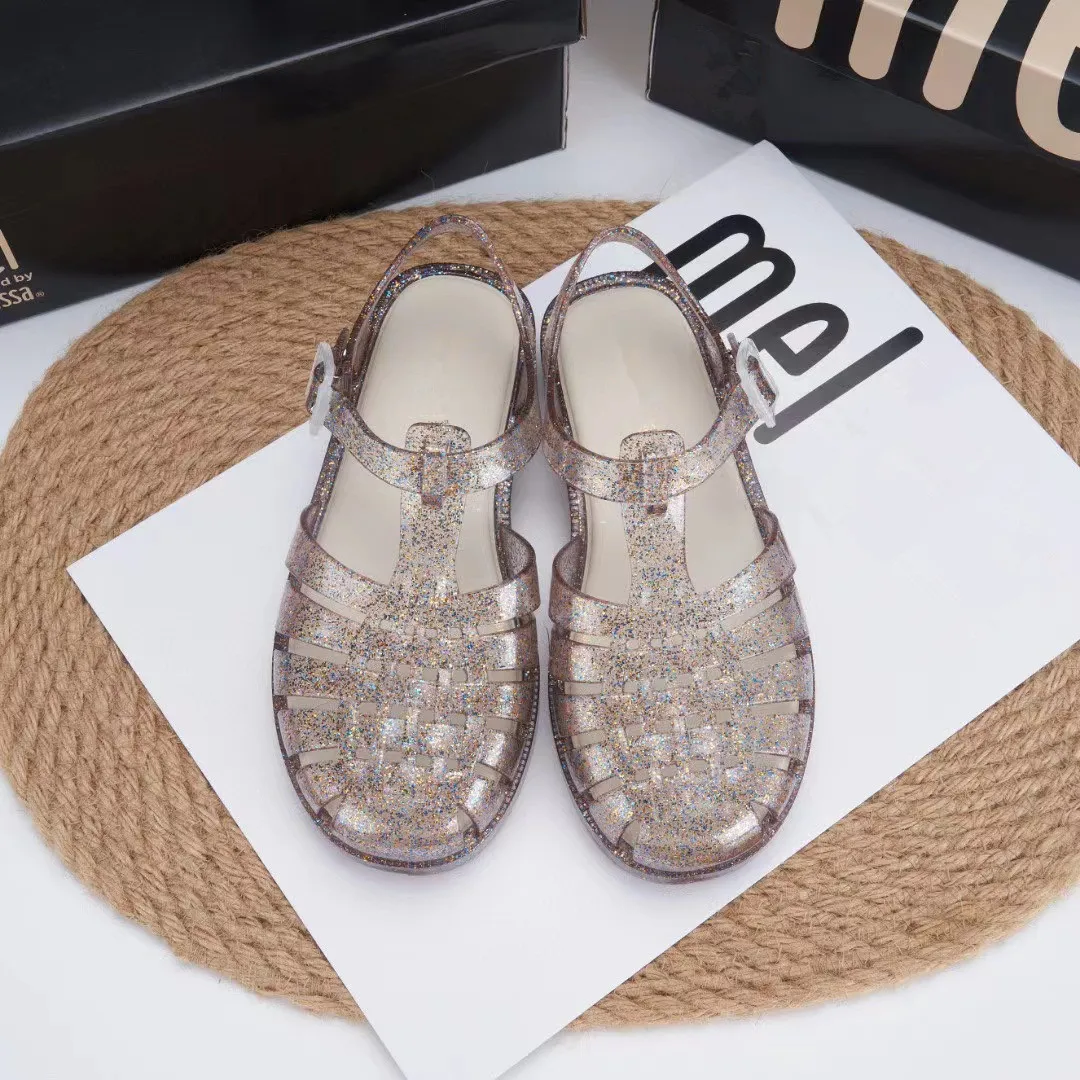 2025 сандалии женская обувь дышащая мягкая новая для девочек низкие закрытые