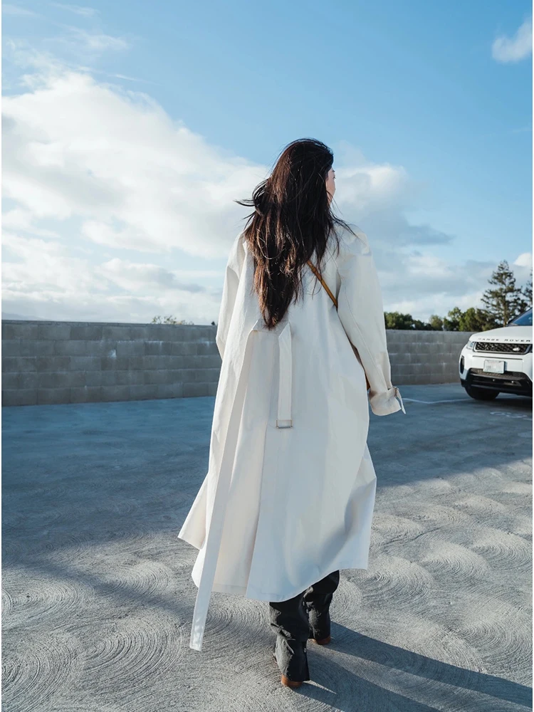 Свободный тренчкот из хлопка и льна для пожилых людей бежевого цвета однобортный