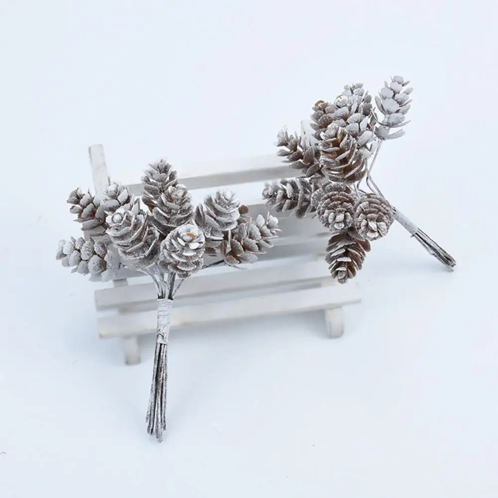 

10Pcs/Bouquet Convenient Fake Plant Eye-catching DIY Stimulation Plant Stimulation Decorative Christmas Pine Cone Plant