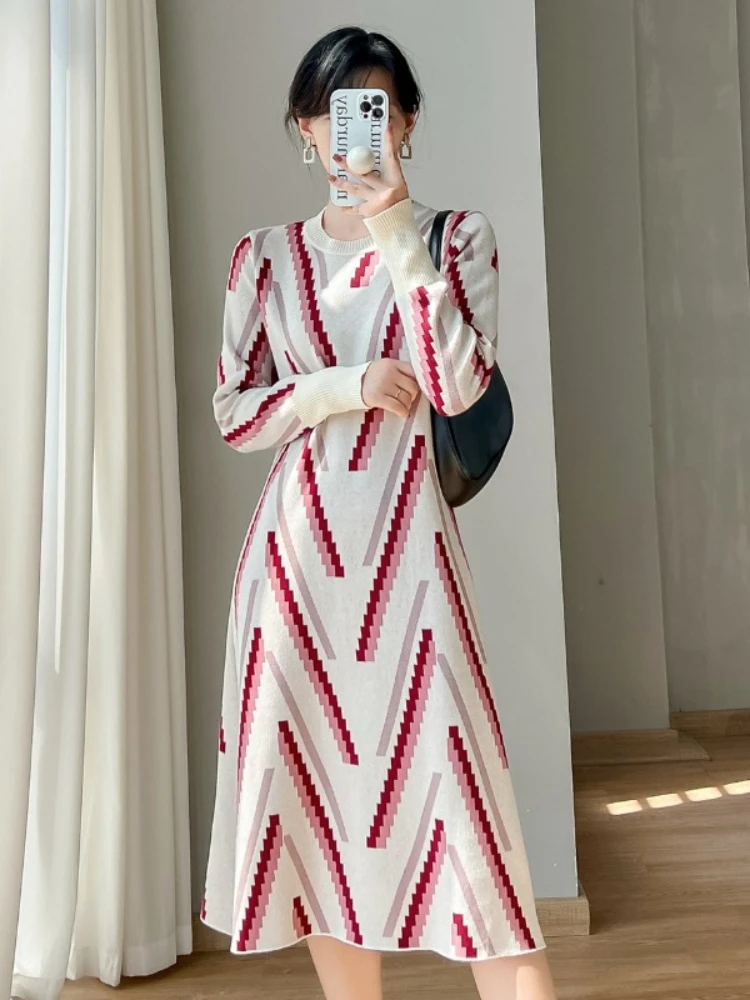 

Winter Fashion Women Knitted Dress Casual Ladies Striped Inside Coat Slim Socialite A-line Knee-length Full Sleeves Swing Dress