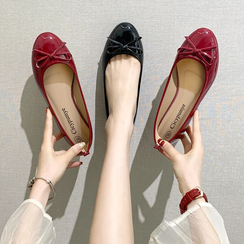 

Patent Leather Metal Round Head Bow Flat Bottom Ballet Dance Shoes Comfortable Women's Single Shoes Flat Women Shoes