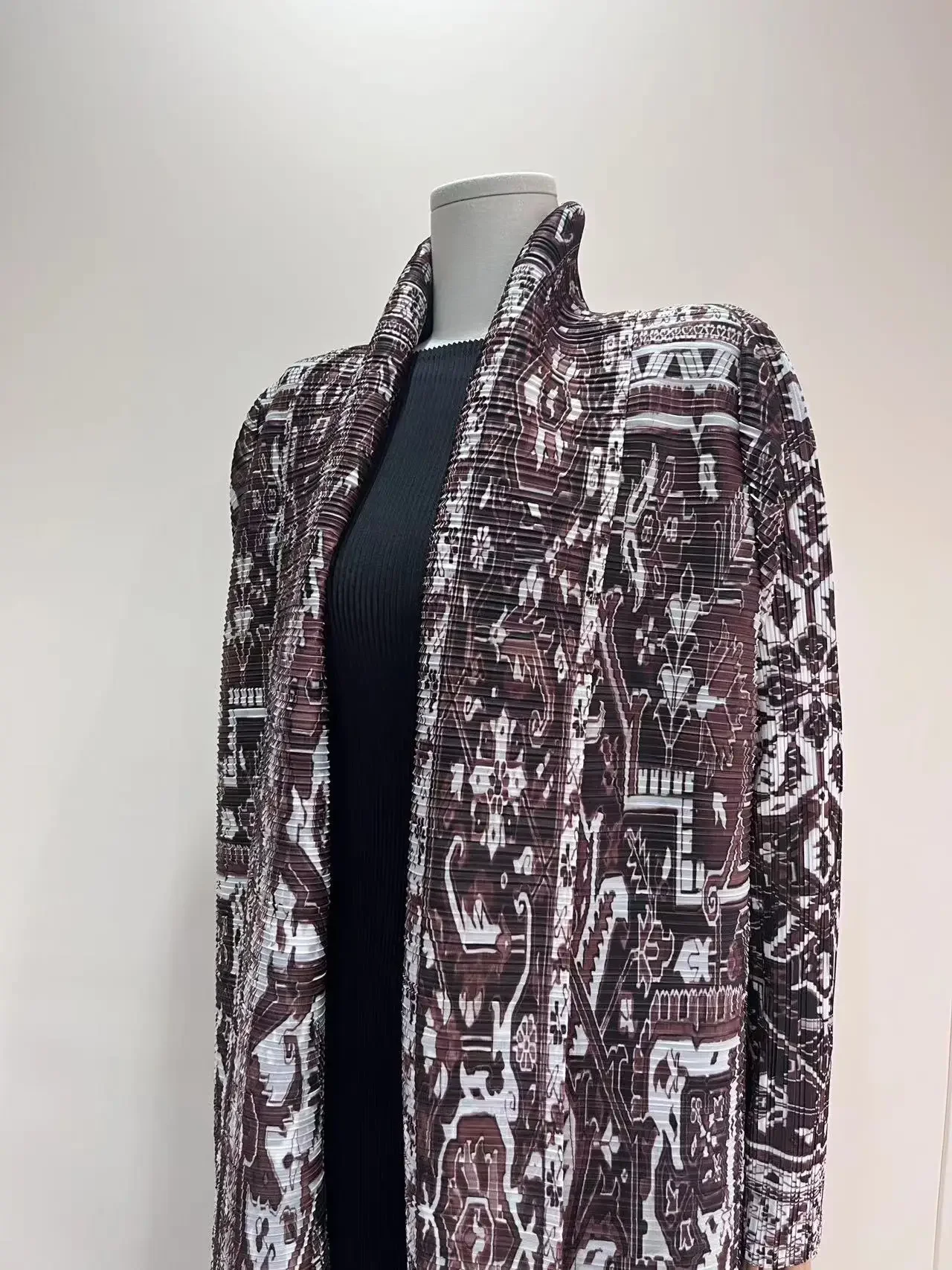 Женское плиссированное платье длинный Тренч с принтом ветровка Новинка лета 2024