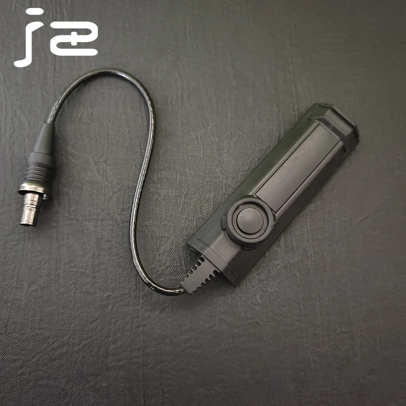 

Tactical Dual Function Pressure Switch M300 M600 Remote Switchs 2.5 SF plug for 20mm picatiny Hunting Weapon LightAccessorie