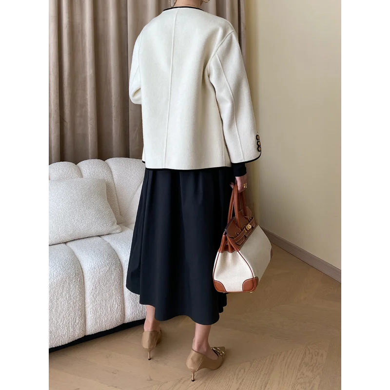 Рисунок 4 - Двустороннее шерстяное пальто контрастной