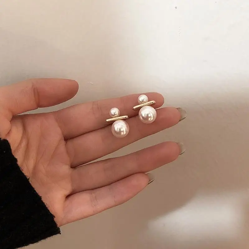 

S925 Silver Needle French Size Pearl Design Sense Earrings High-End Sense Niche Temperament Earrings Female Cold Wind Earrings