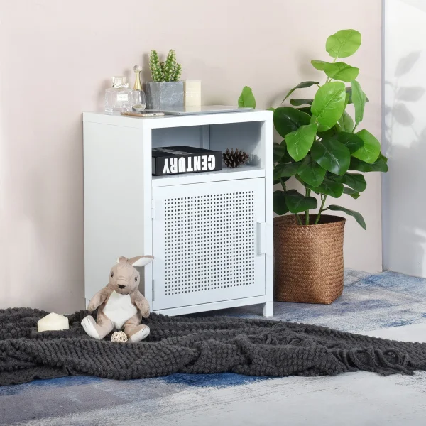 

Белые сундуки