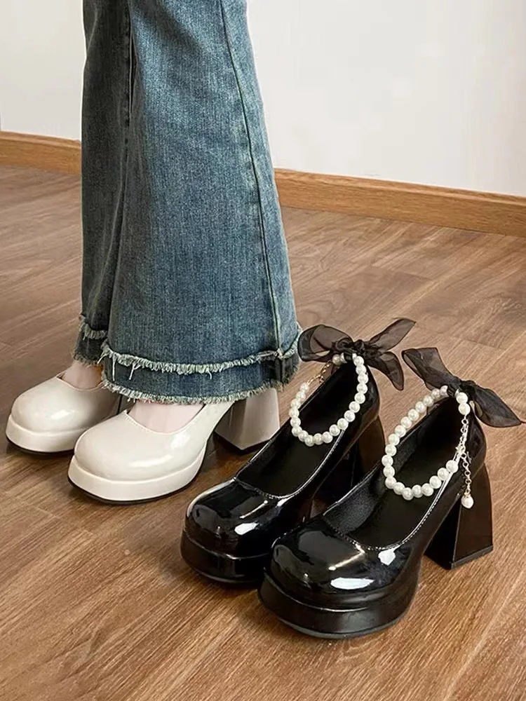 Туфли женские маленькие кожаные с круглым носком на толстом высоком каблуке