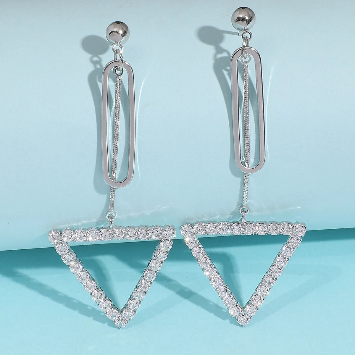 

Mingfei Hot Selling Jewelry Creative Fashion Simple Triangle Pendant Earrings Women's Jewelry