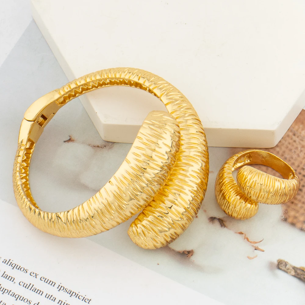 

Cuff Bangle and Ring Jewelry Set for Dubai African 18k Gold Plated Hand Bracelet Cocktail Ring Jewelry Set for Weddings Bride