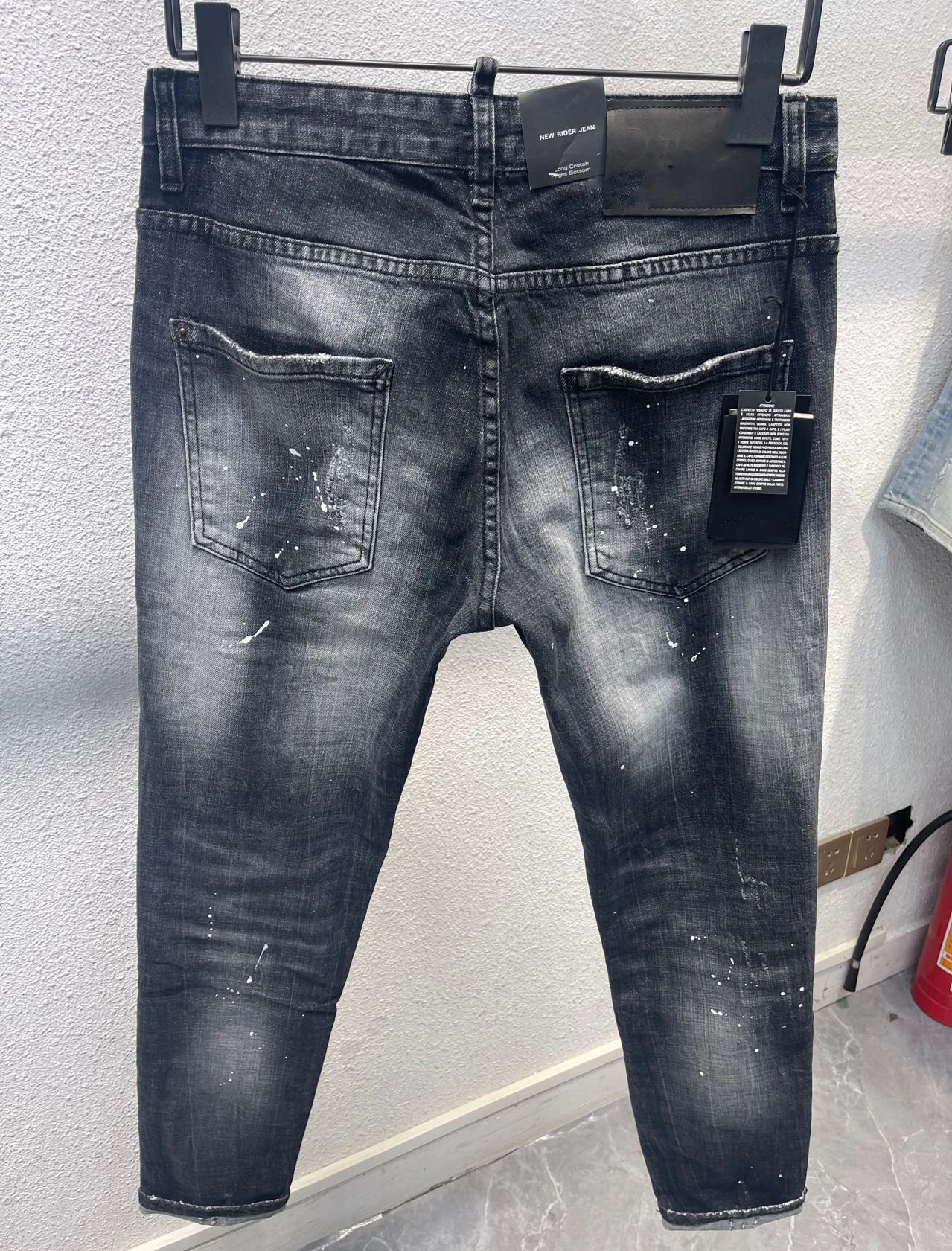 2023 Spring/Summer New D2 Jeans Fashionable Men's Fashion Slim Fit Print Graffiti Scratched Patches Small Feet Pants Men