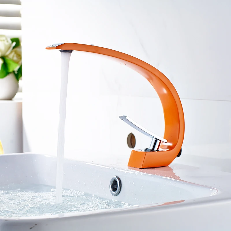 Хороший кран для ванной. Смеситель Mixer Modern Bath Faucet. Смеситель devida оранжевый. Кран оранжевый для ванной. Краны для ванны 2021.