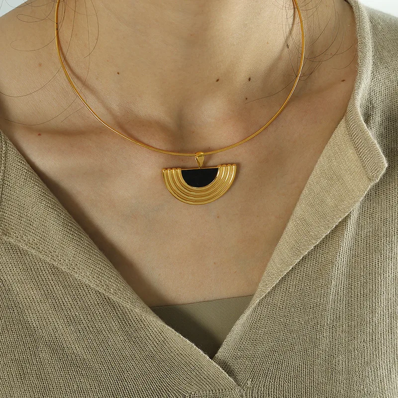 Keen-on винтажное черное акриловое ожерелье с зубчатым кулоном из нержавеющей стали