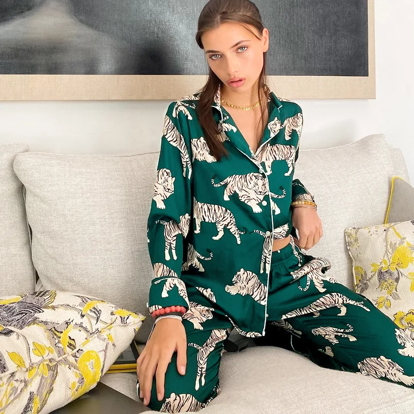 

Tiger Print Women's Pajama Green Color Spring And Summer 2 Pcs Ladies Sleepwear Silk Luxury Long Sleeve Pijama Suit For Female