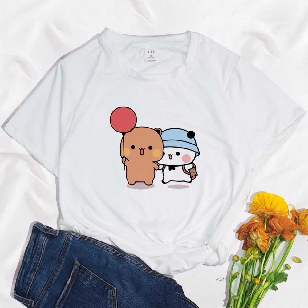 

Женская футболка с изображением милой сахарной панды и медведя, белая футболка из полиэстера с коротким рукавом и эстетичным графическим п...