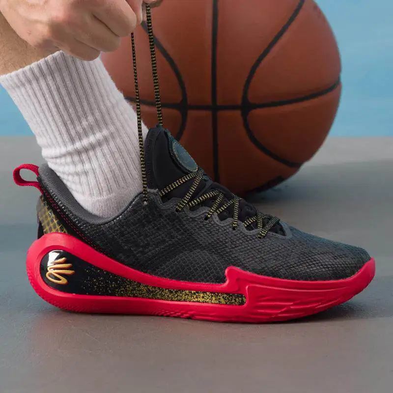 Фото Спортивные баскетбольные кроссовки Under Armour 6004077-001, унисекс, с амортизацией №2