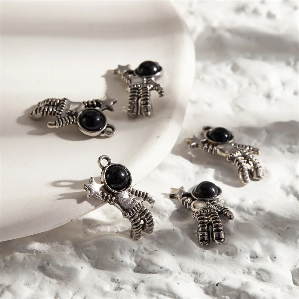 

10 шт., подвески в виде астронавта