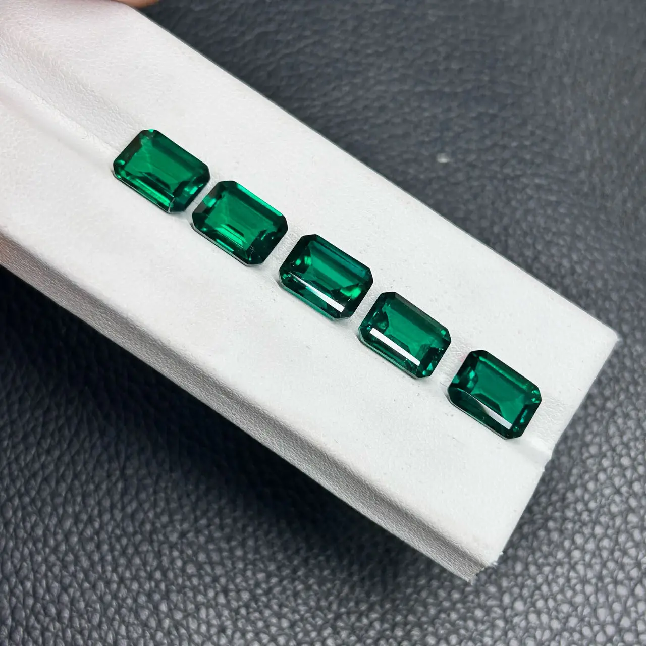 Прямоугольный лабораторный Темно-Зеленый Изумрудный гидротермальный