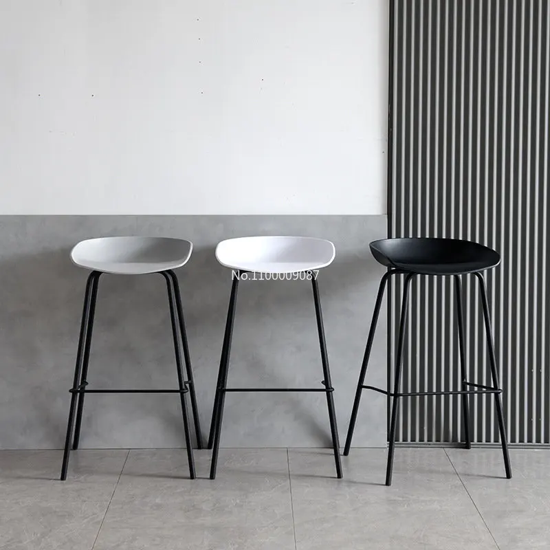 Рисунок 2 - Нордический современный минималистичный барный стул