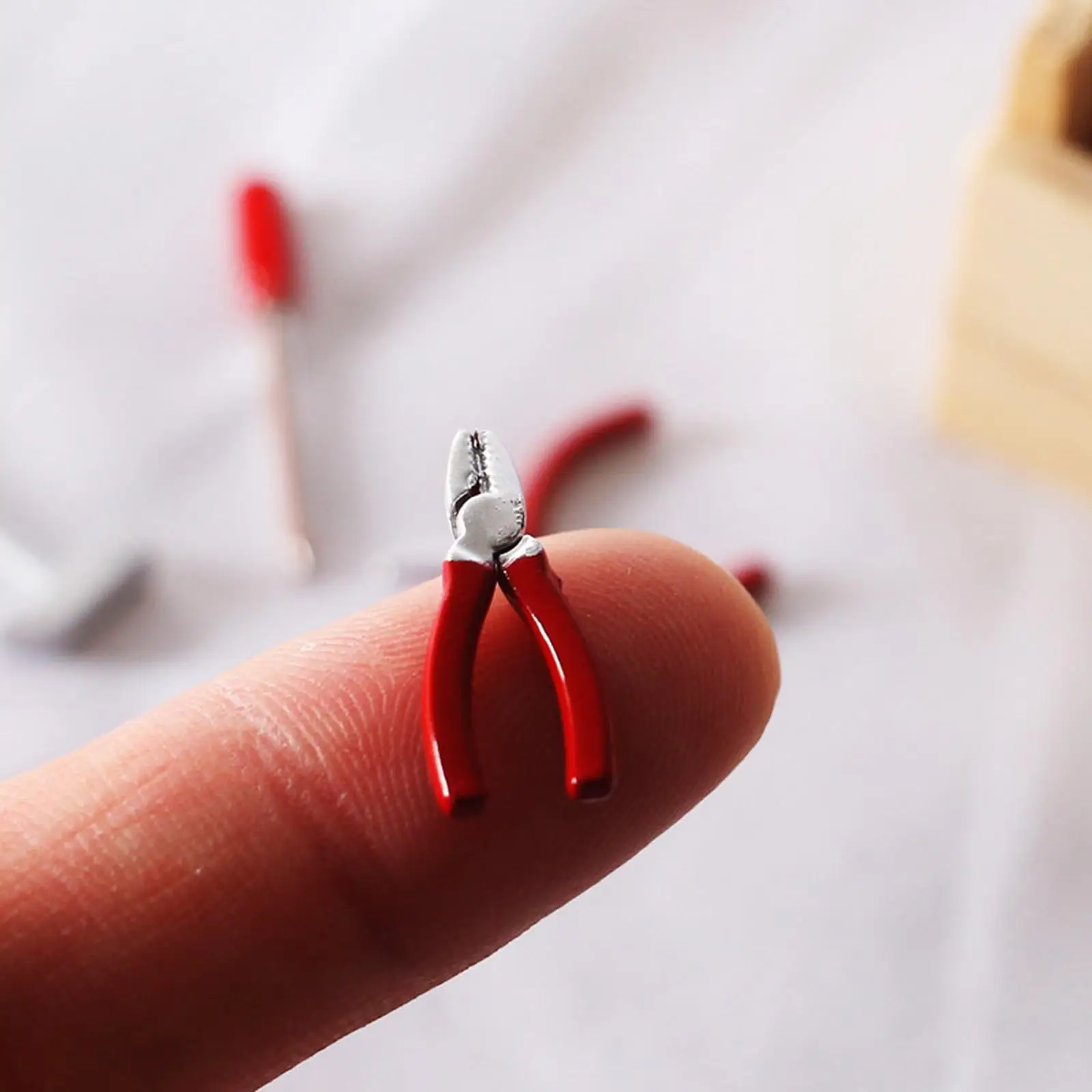 

Миниатюрные Инструменты для ремонта кукольного домика, 6 шт., с деревянной коробкой, модели игрушек, мебель, микроландшафт, 1/12, украшения, тов...