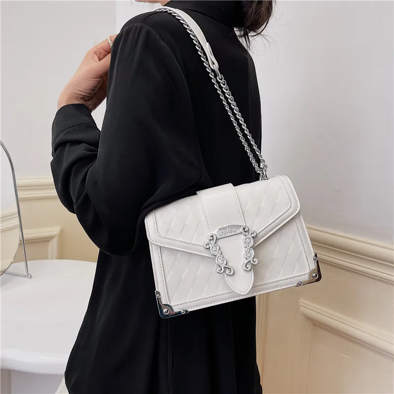 

Western-style Women's Bag Quality Leather Shoulder Bags For Women Brand Messenge Retro Thread Heart Female Bag Chain Square Bags