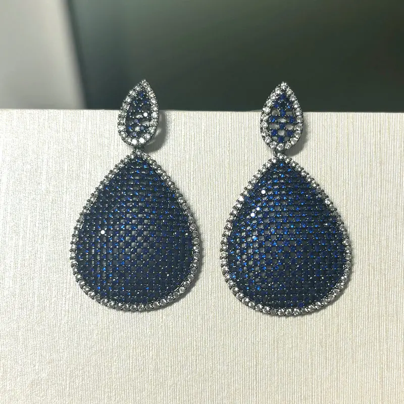 Женские серьги с овальным цирконием