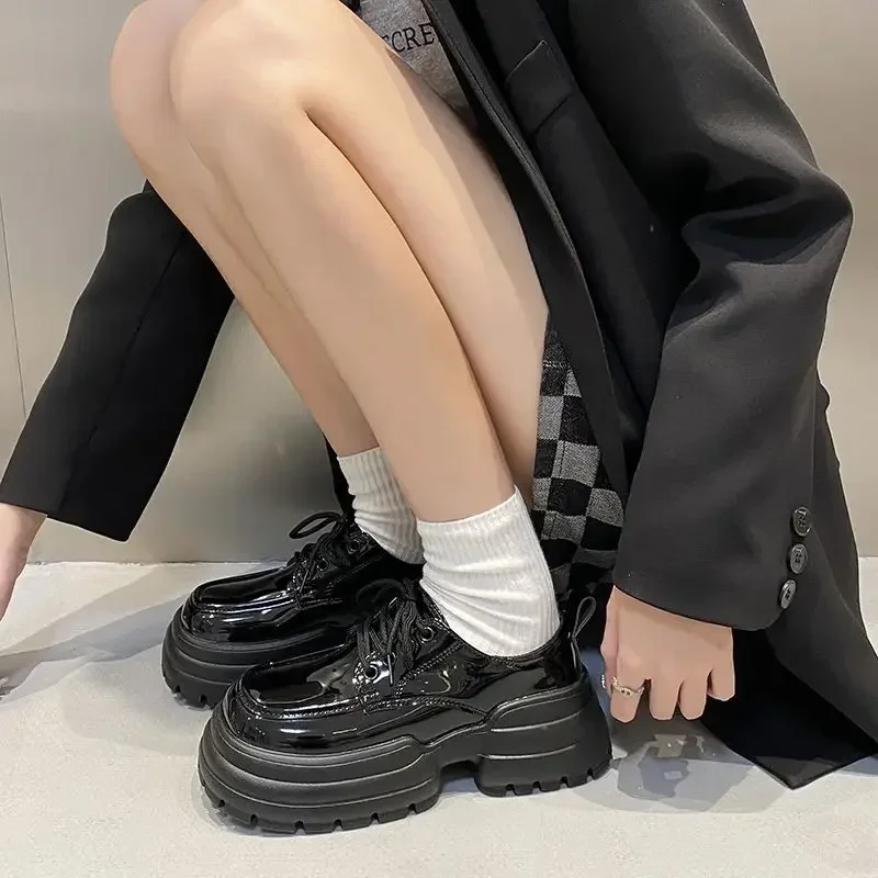 Туфли Мэри Джейн на шнуровке женские модные туфли из лакированной кожи в