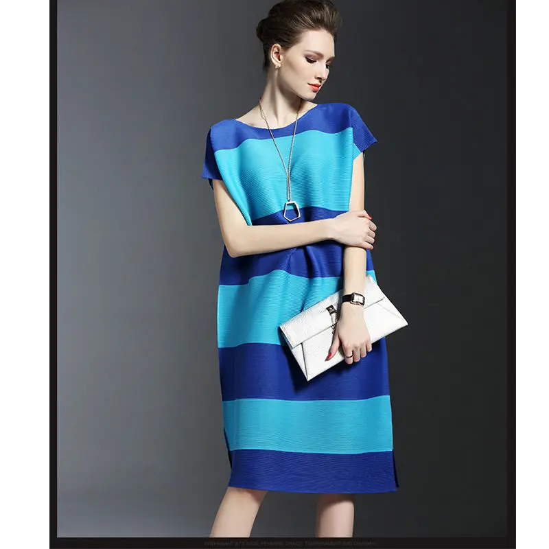 

Casual striped pleated dress women 2021 spring and summer new mid-length short-sleeved round neck A-line dress
