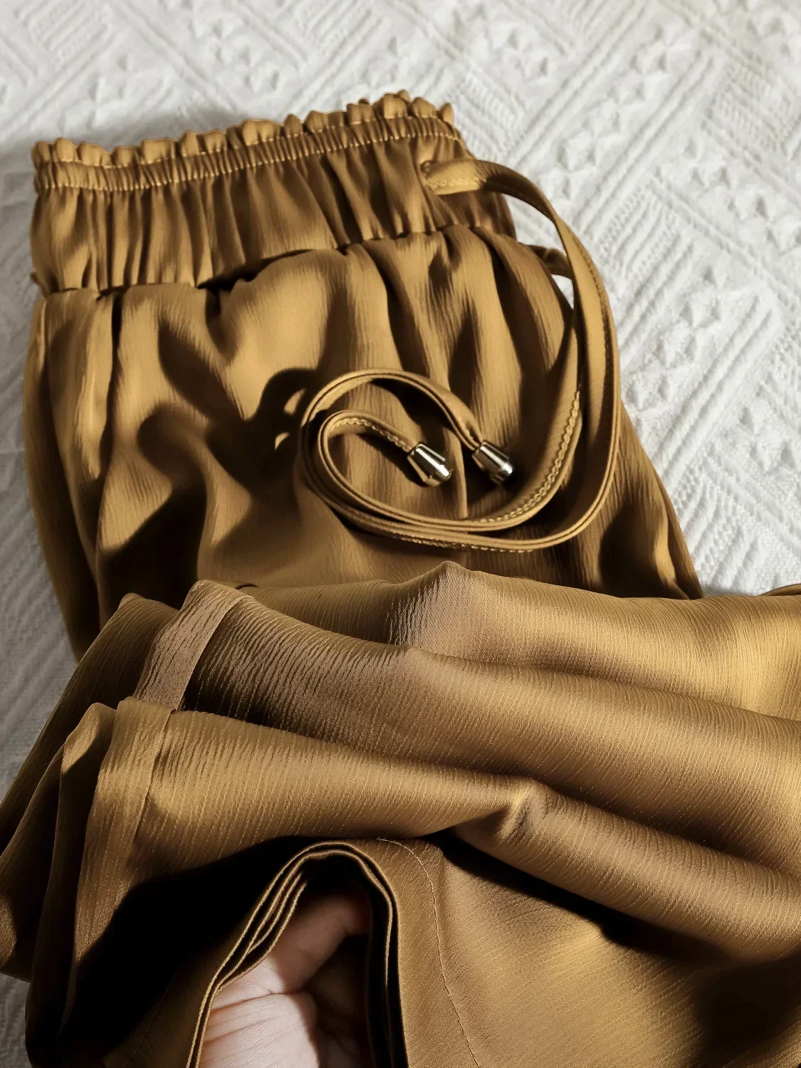 Брюки женские с широкими штанинами