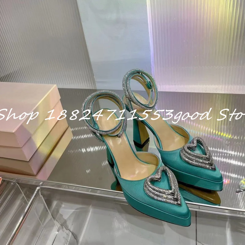 Рисунок 5 - Женские босоножки на платформе и высоком каблуке