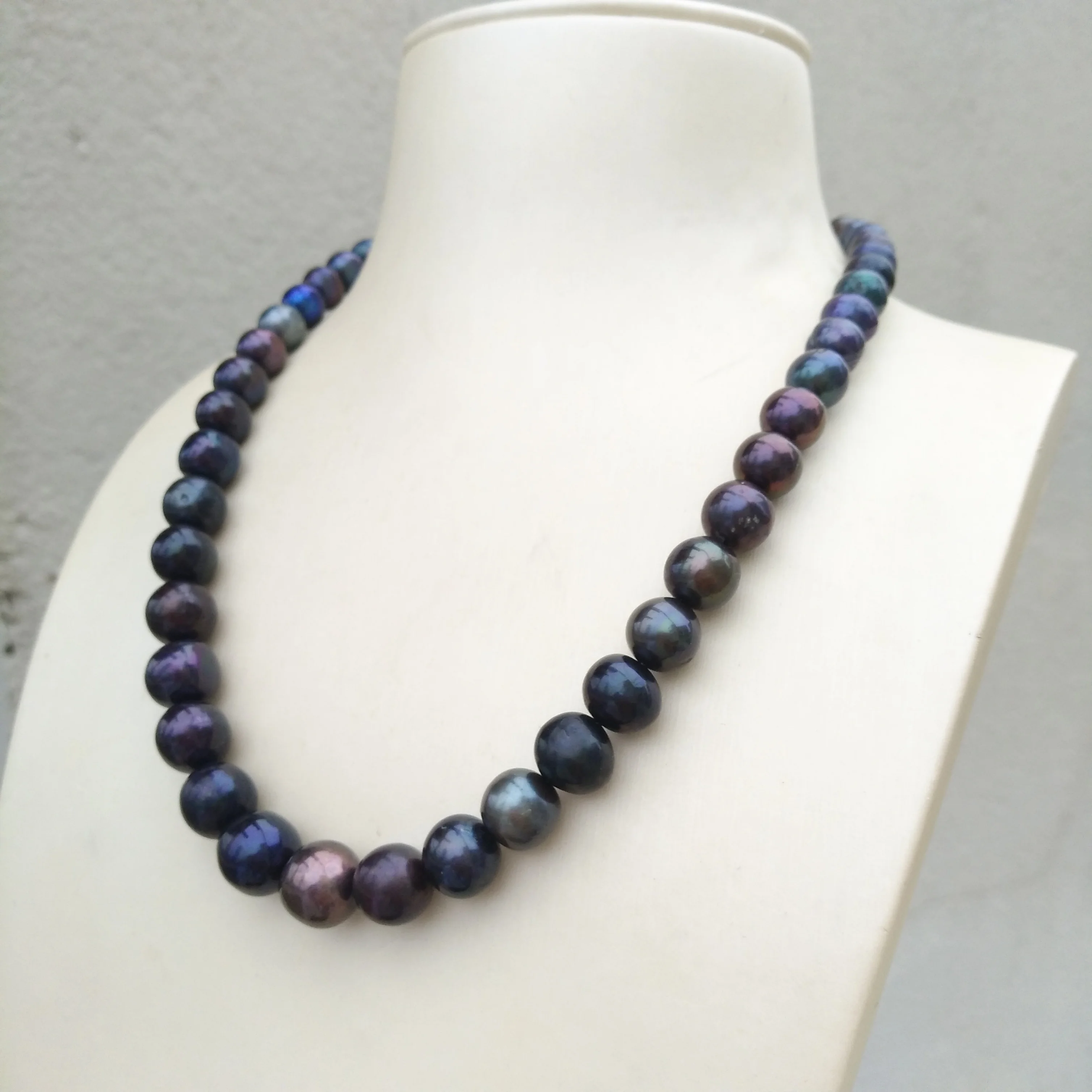 Классическое ожерелье из натурального черного жемчуга Южного моря диаметром 45