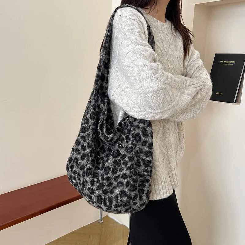 Осенне-зимняя шерстяная сумка-мешок 2024 новая модная корейская нишевая сумка-тоут