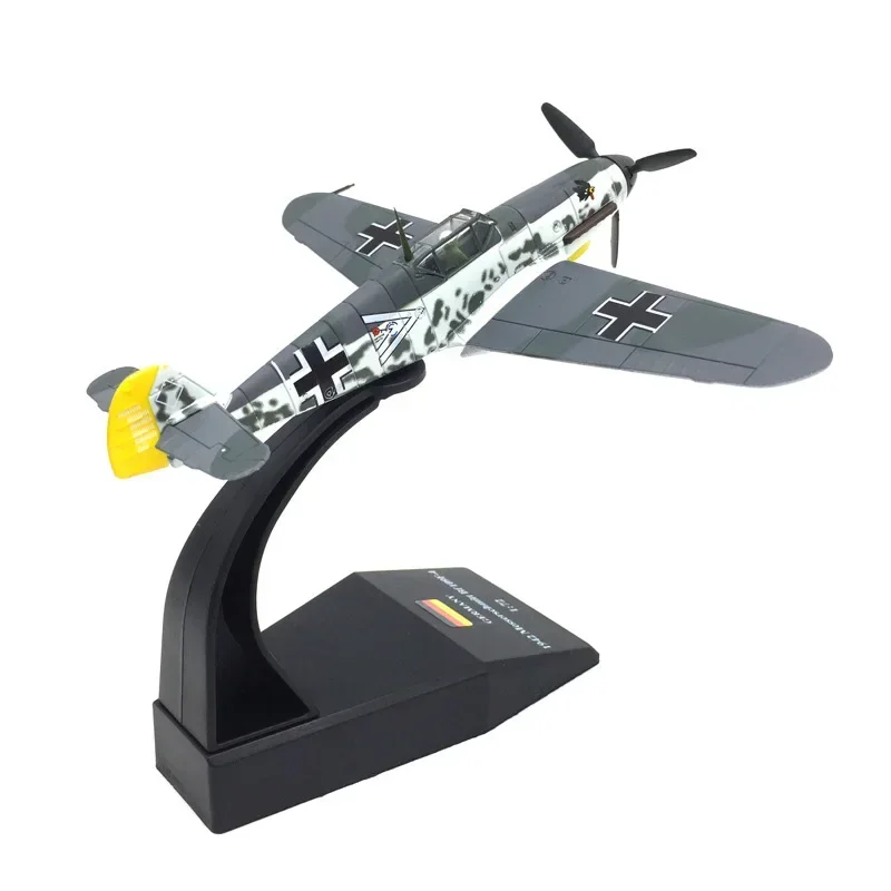 Модель немецкого истребителя BF109 в масштабе 1/72 отлитый под давлением