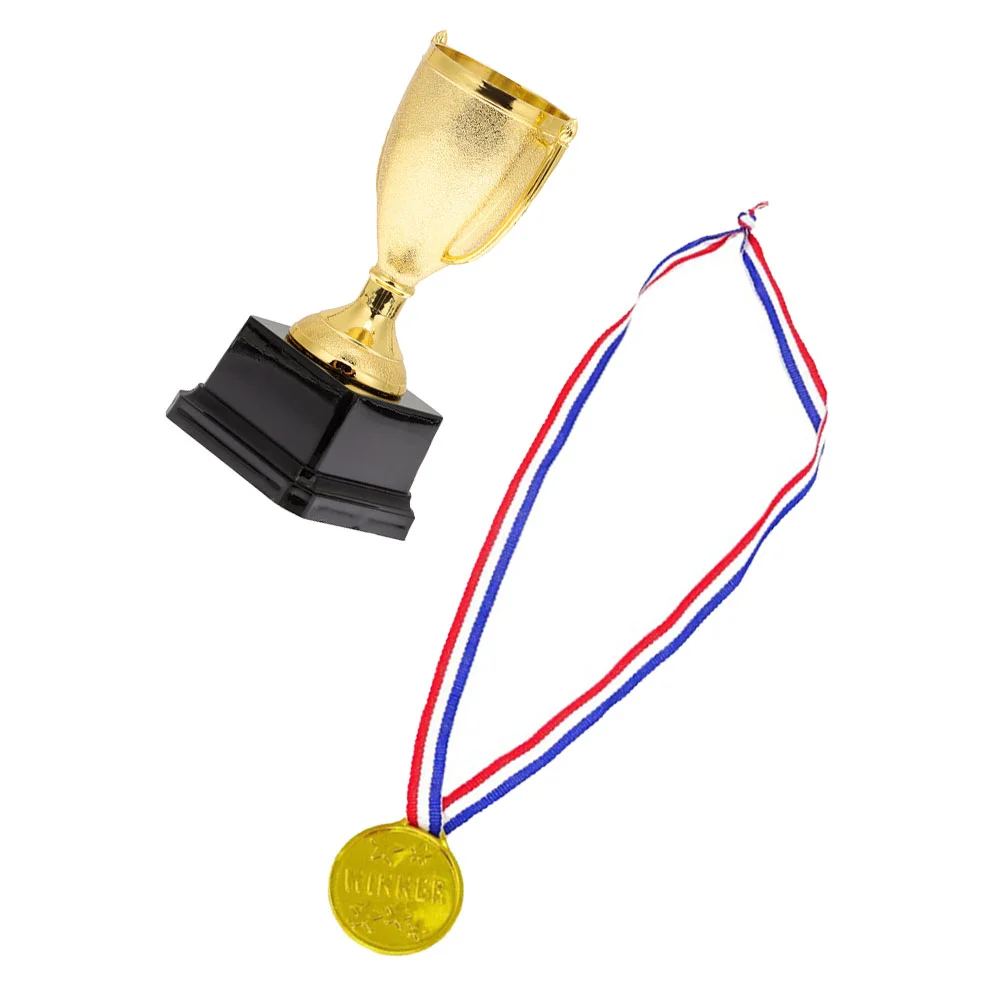 

Призовая награда, золотые медали, медаль-победитель, награды, спортивные детские соревнования, золотые награды, кубки, игрушка, награда, Нас...