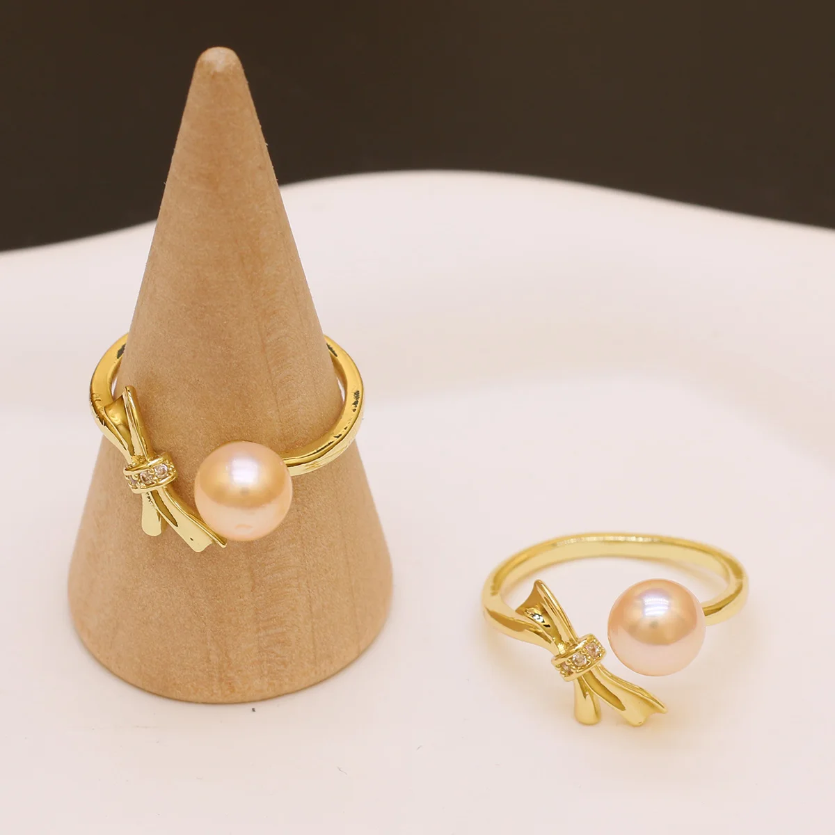 

Bowknot Shape Freshwater Pearls Asymmetry Ring Adjustable Size For Women's Wedding Engagement Party Charming Jewelry Gift