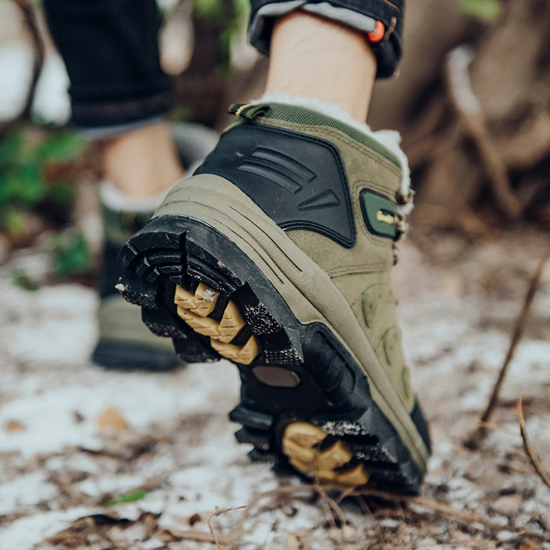 New Warm Fur Leather Hiking Boots Mens Womens Winter Outdoor Non Slip Hunting Boot Snow Boots Male Trekking