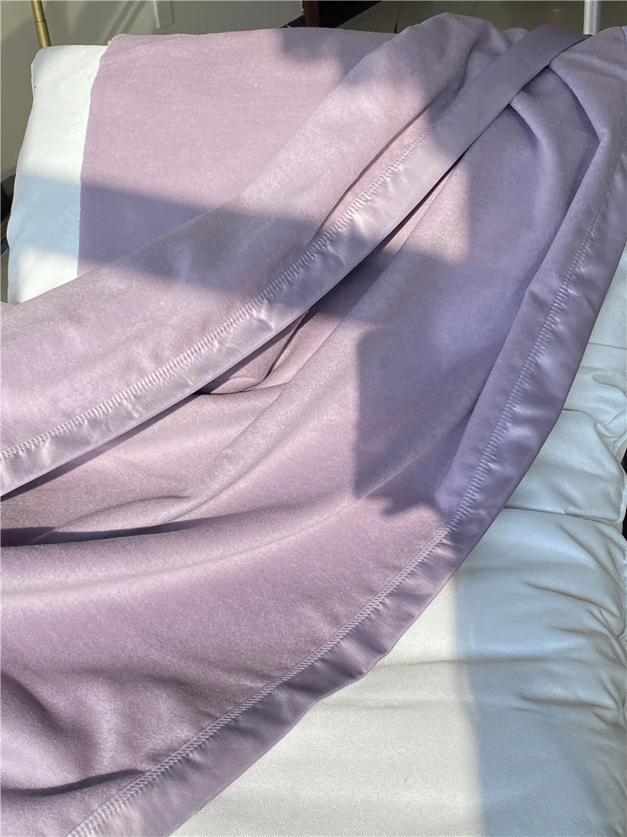 Одеяло однотонное из 100% шелка тутового шелкопряда Размеры 200x230 см