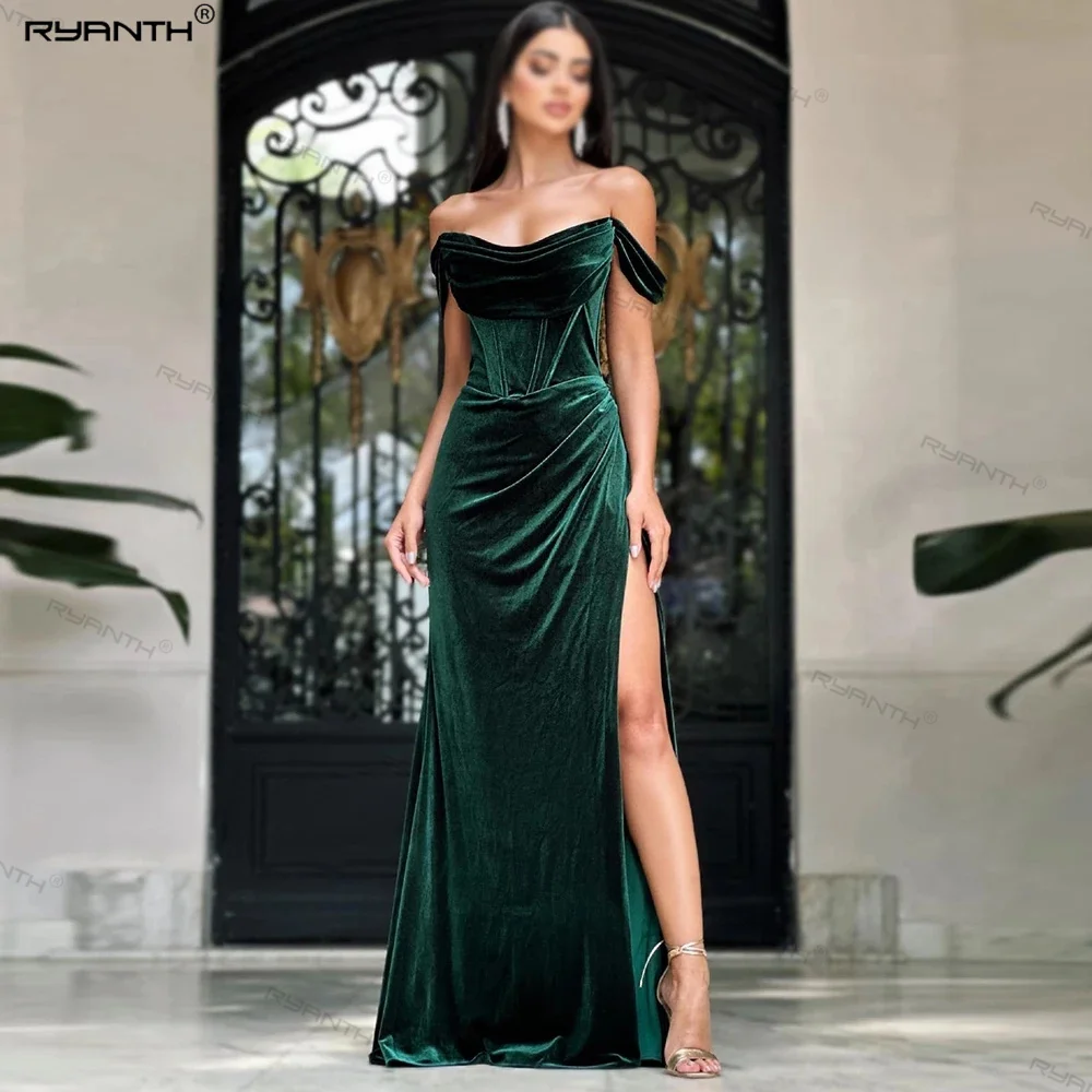 Платье женское вечернее с открытыми плечами без бретелек темно-зеленое