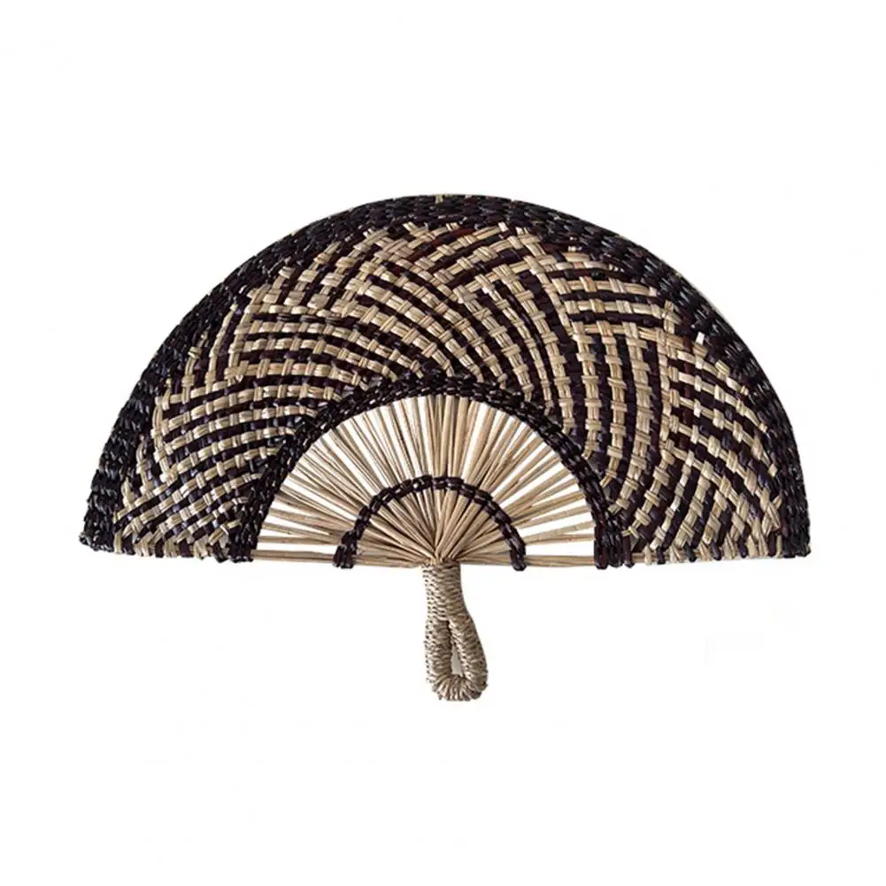 

Ручной веер из соломы