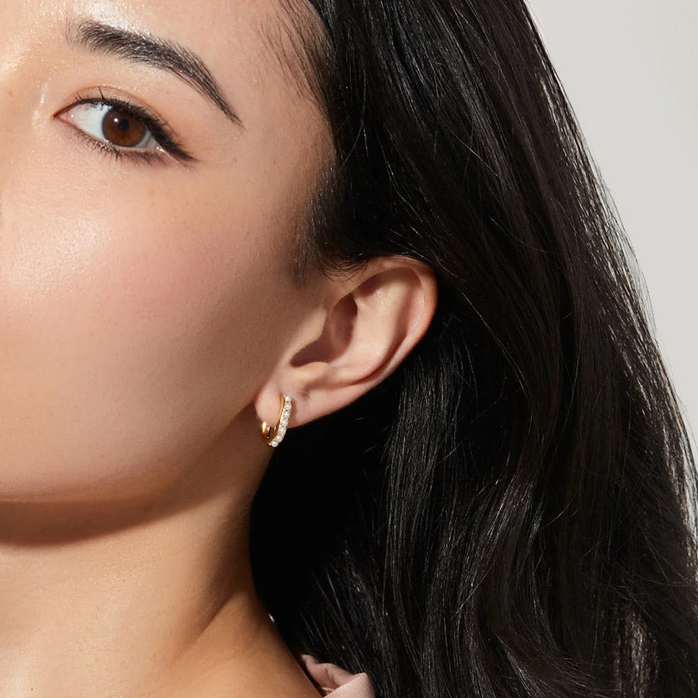 Элегантные геометрические серьги Huggie с имитацией жемчуга гипоаллергенные