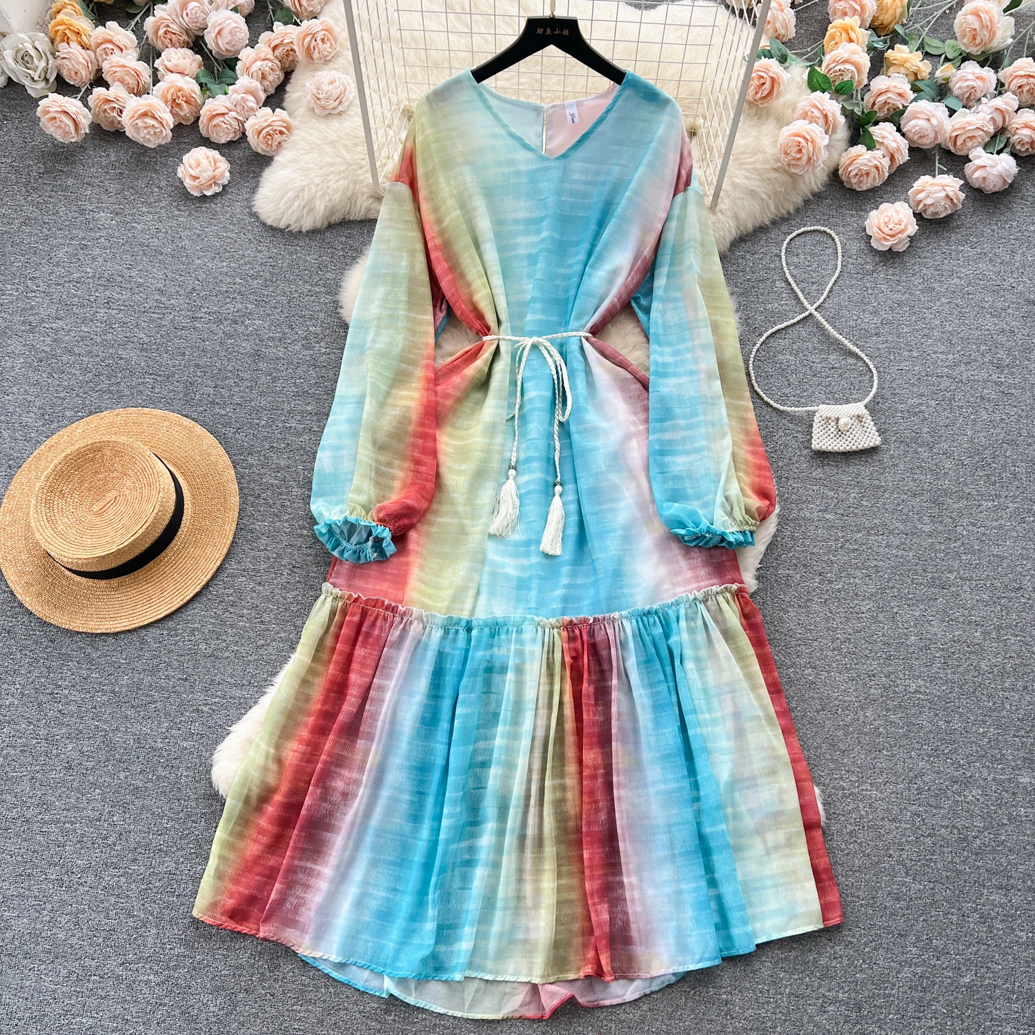 

Женское длинное платье с V-образным вырезом и длинным рукавом