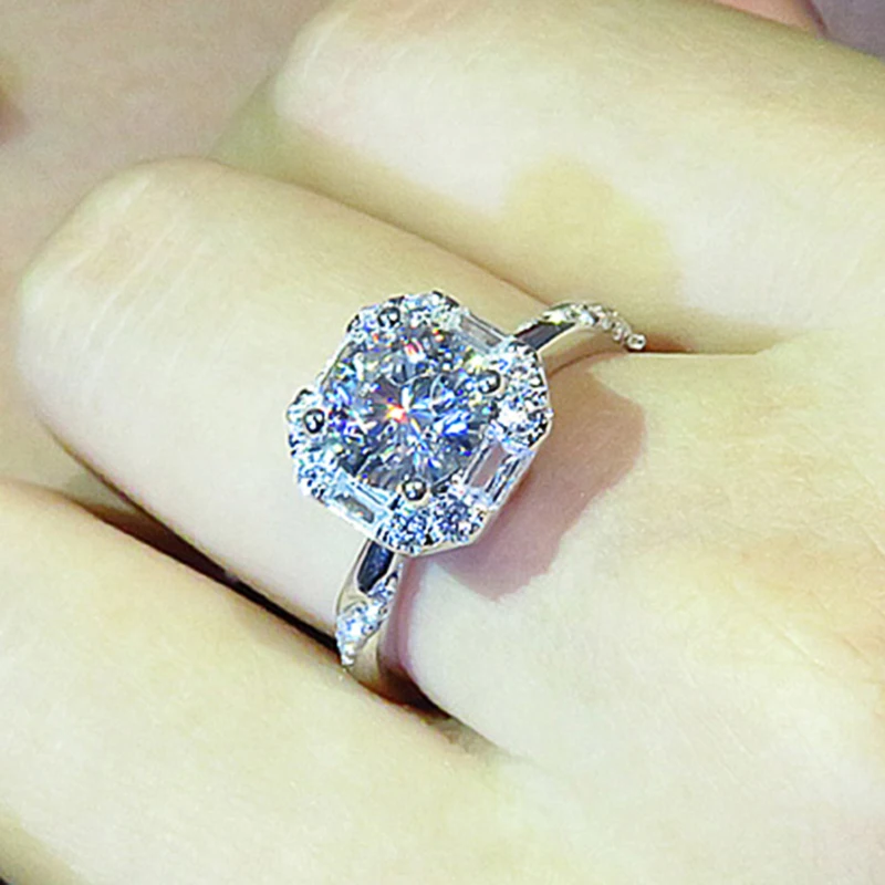 

Huitan Modern Design 2023 New Ring for Women Brilliant Cubic Zirconia Creative Wedding Bands Accessories Female Fashion Jewelry