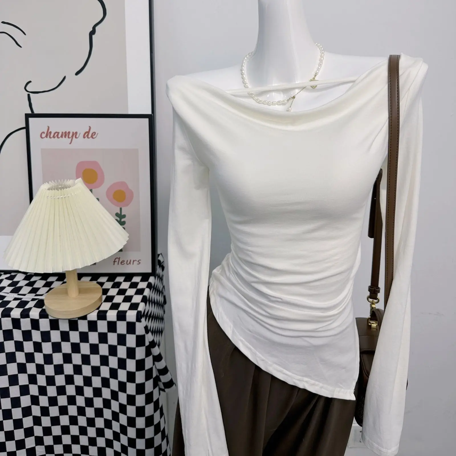 Осенняя футболка с длинным рукавом Pure Desire 2023 приталенный черный топ открытым