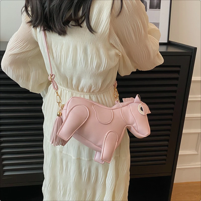 Сумка кросс-боди с кисточкой и мультяшной куклой для женщин дизайнерская женские