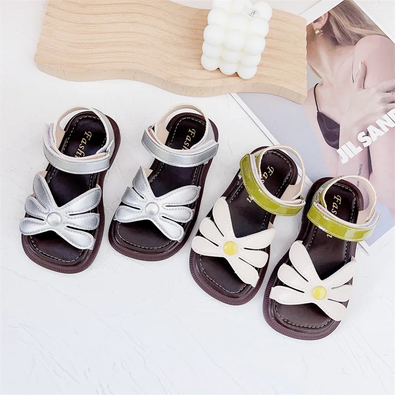 

Summer Kids Sandals for Girls Retro Flower Princess Shoes Casual Open Toe Girls Shoes Outdoor Soft Sole Anti Slip Beach Sandals