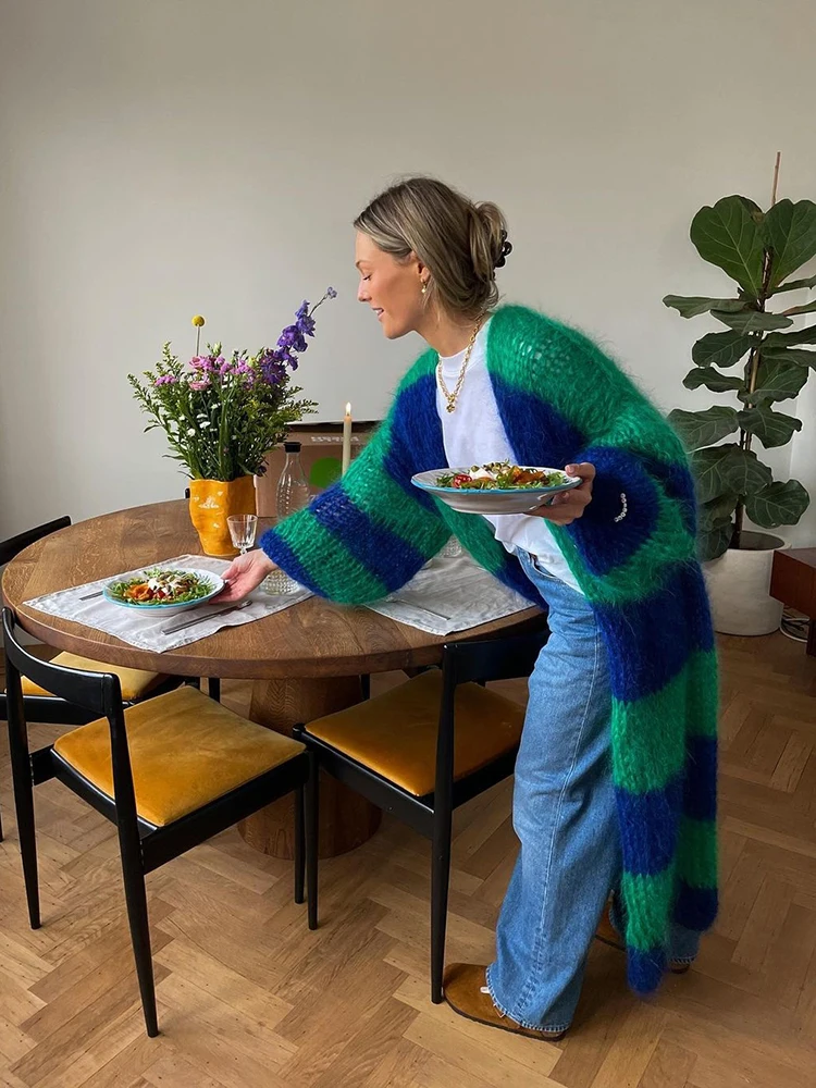 Рисунок 3 - Женский полосатый кардиган в стиле пэчворк