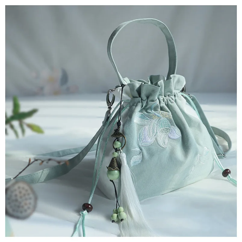 2023 Antique Women's Embroidered Dropshopping Shoulder Bag Flower Bunch Mouth Tassel Gilrs Hanfu Exquisite Handbag