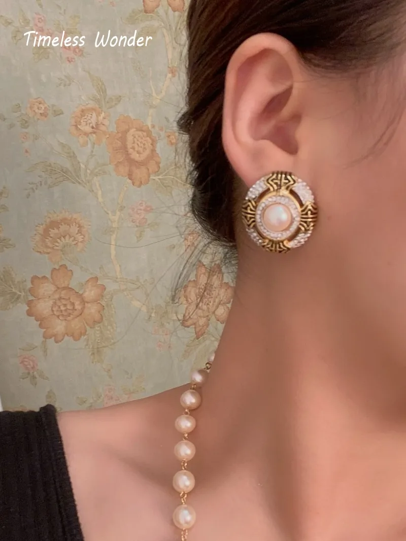 Женские серьги-гвоздики с жемчугом и цирконом