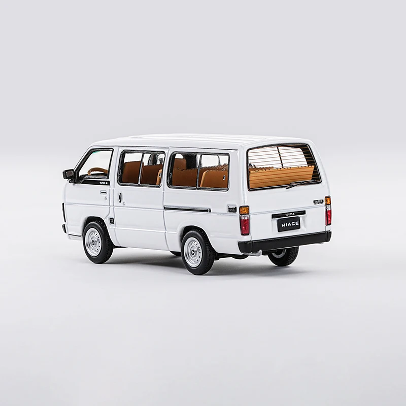 Фото Коллекционная модель автомобиля MASSDI Diecast 1:64 Hiace H50 из сплава, готовая к демонстрации, для взрослых, декоративная, подарок на праздник №5