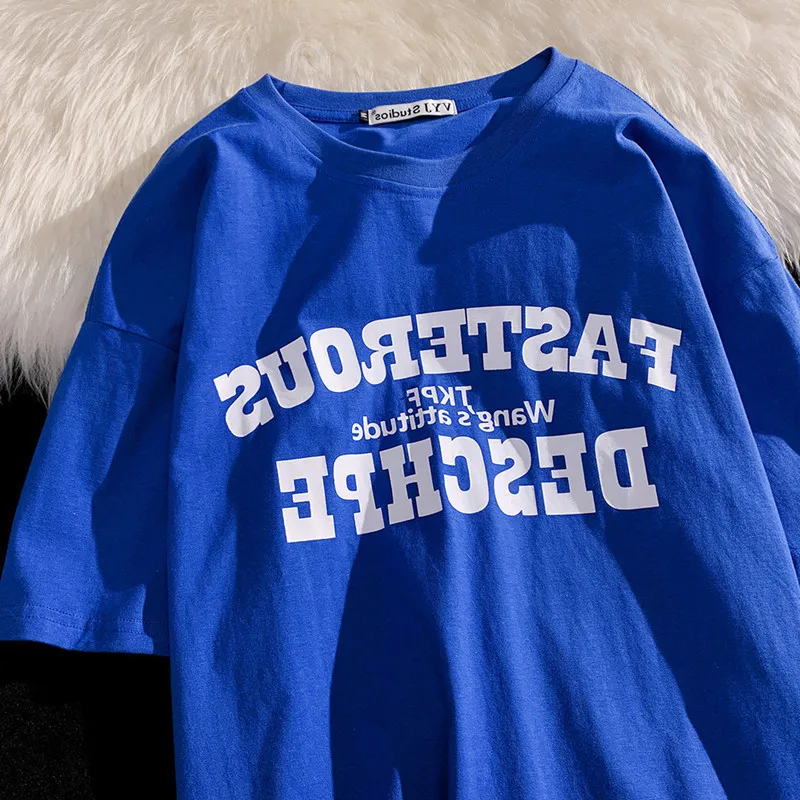 

Женская футболка с коротким рукавом, круглым вырезом и надписью