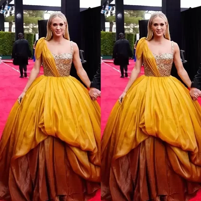 

Glitter Orange Prom Dresses 2022 Designer Ballgown Straps Gold Sequins Evening Dress Tiered Organza Custom Made Robe De Mariée